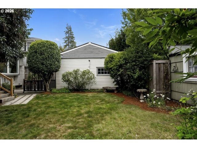 2012 Ne 26TH Ave, Portland, OR 97212