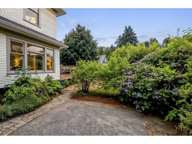2012 Ne 26TH Ave, Portland, OR 97212