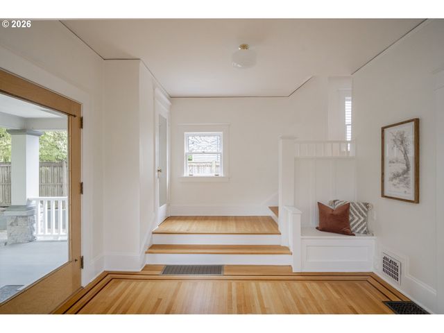 2012 Ne 26TH Ave, Portland, OR 97212