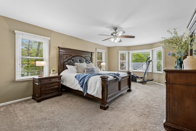 914 Hartford Drive, Gurnee, IL 60031