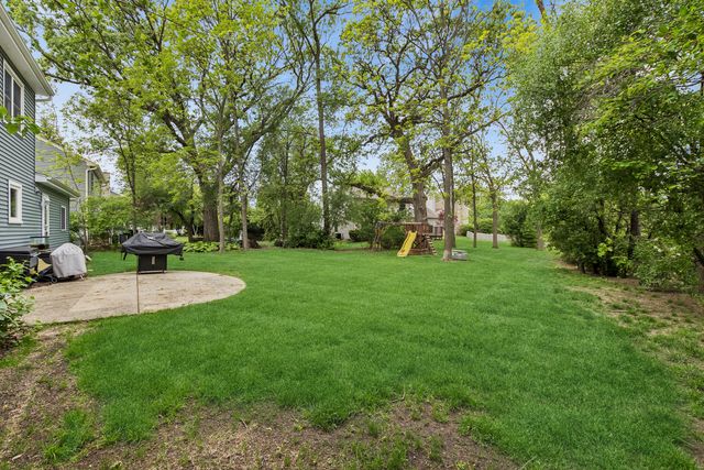 914 Hartford Drive, Gurnee, IL 60031