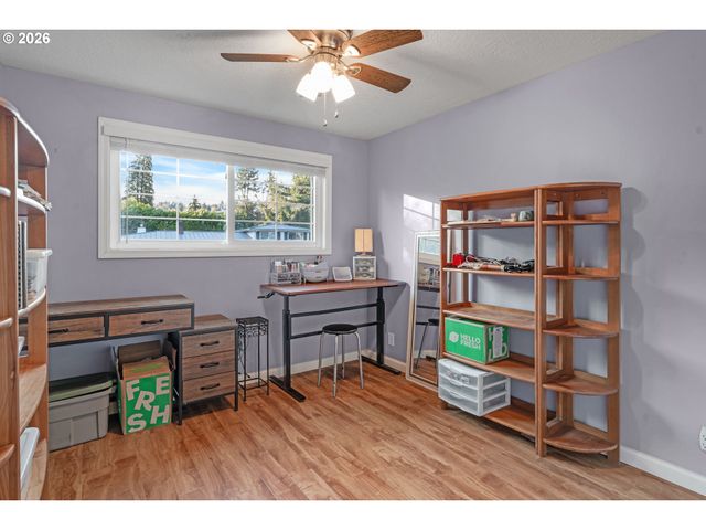 16627 Se BUSH St, Portland, OR 97236