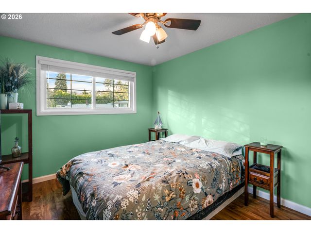 16627 Se BUSH St, Portland, OR 97236