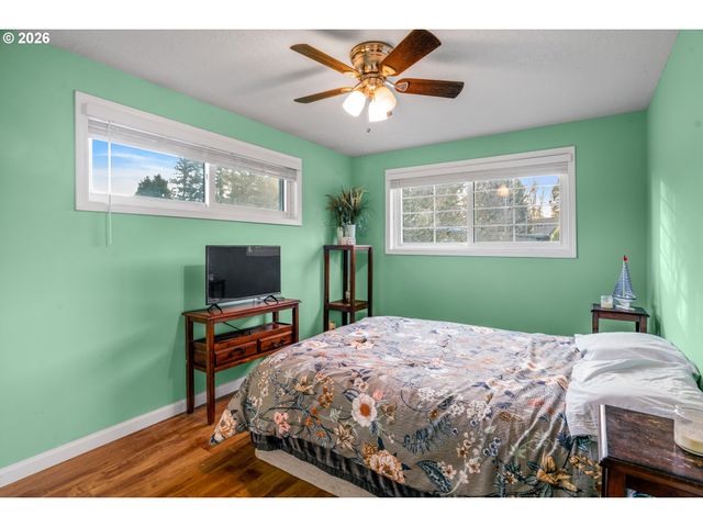 16627 Se BUSH St, Portland, OR 97236