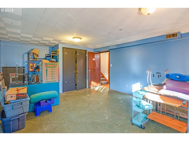 16627 Se BUSH St, Portland, OR 97236