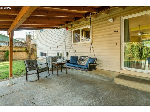 16627 Se BUSH St, Portland, OR 97236