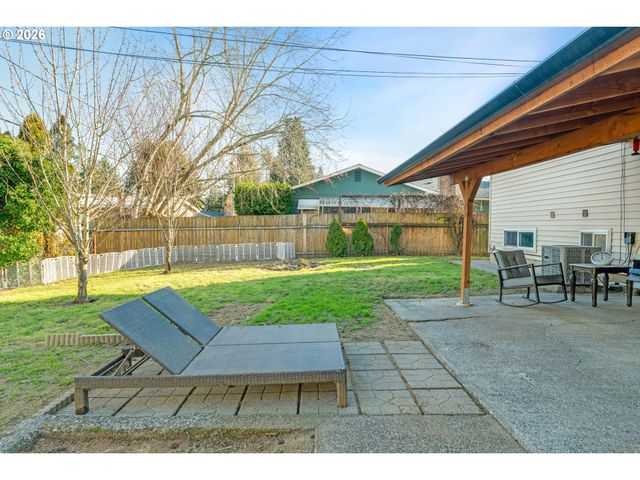 16627 Se BUSH St, Portland, OR 97236