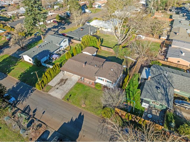 16627 Se BUSH St, Portland, OR 97236