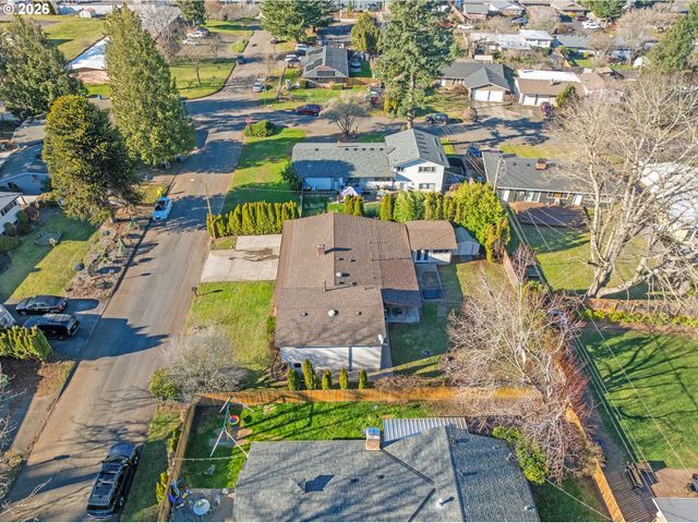 16627 Se BUSH St, Portland, OR 97236