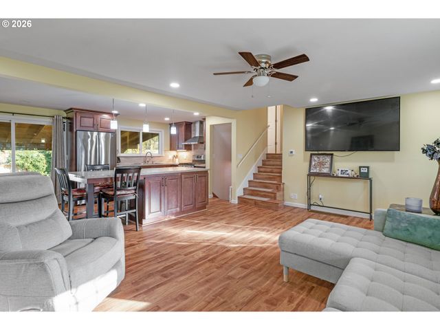 16627 Se BUSH St, Portland, OR 97236