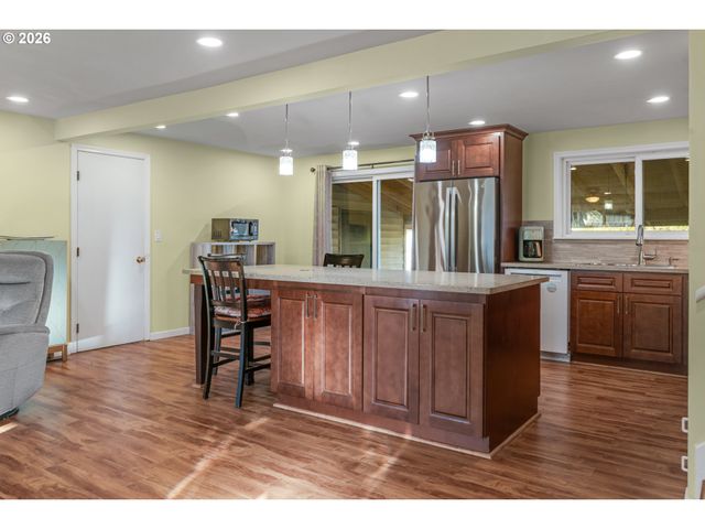 16627 Se BUSH St, Portland, OR 97236