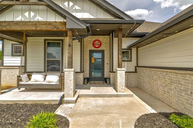 10801 NW 8th Street, Yukon, OK 73099