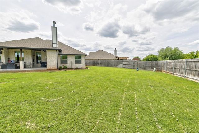 10801 NW 8th Street, Yukon, OK 73099