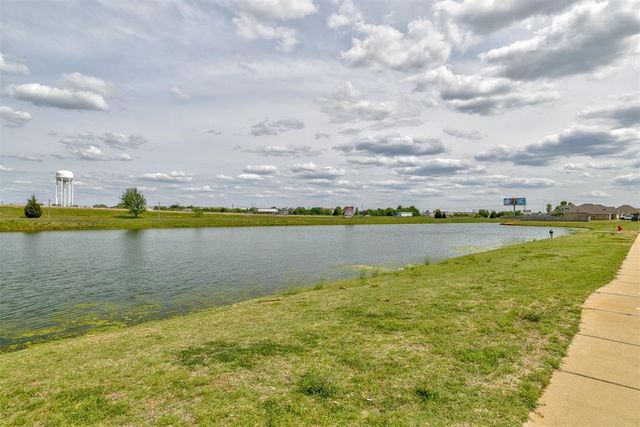 10801 NW 8th Street, Yukon, OK 73099