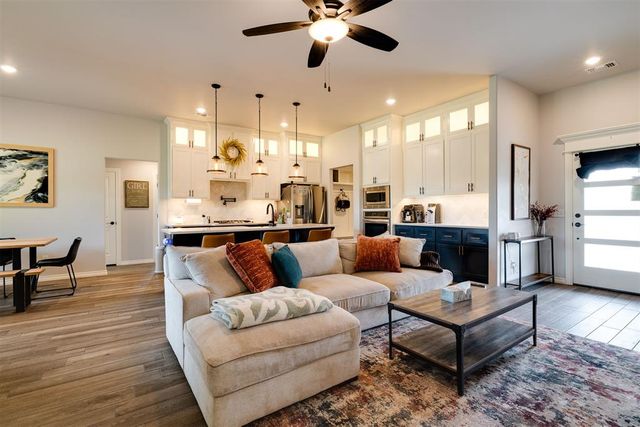 10801 NW 8th Street, Yukon, OK 73099