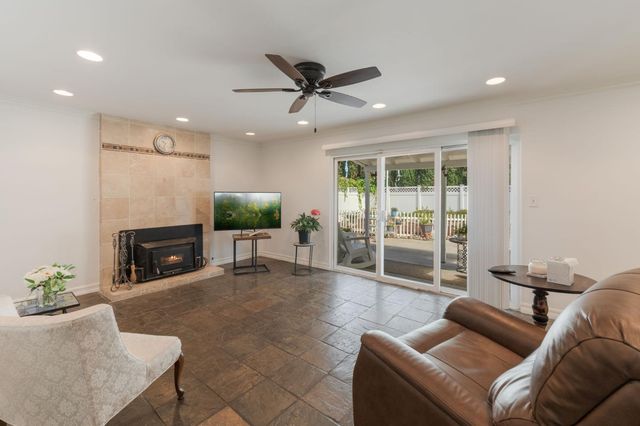924 Alpine Ave, Manteca, CA 95336