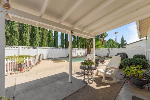 924 Alpine Ave, Manteca, CA 95336