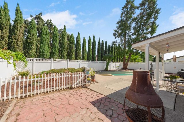 924 Alpine Ave, Manteca, CA 95336