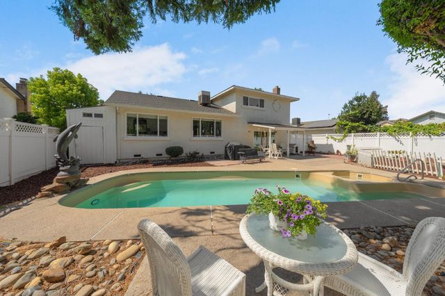 924 Alpine Ave, Manteca, CA 95336