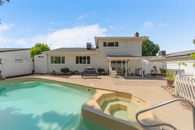 924 Alpine Ave, Manteca, CA 95336
