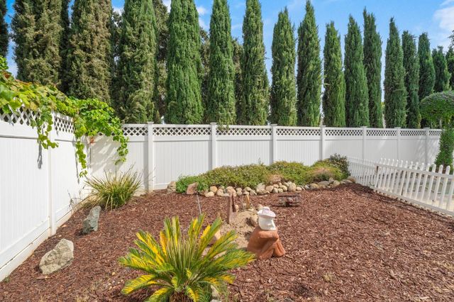 924 Alpine Ave, Manteca, CA 95336