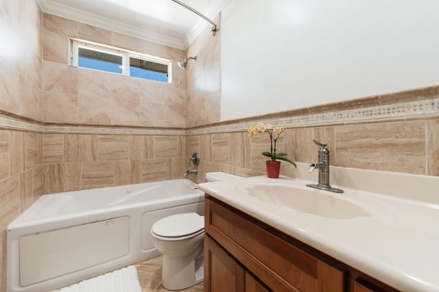 924 Alpine Ave, Manteca, CA 95336