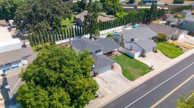 924 Alpine Ave, Manteca, CA 95336