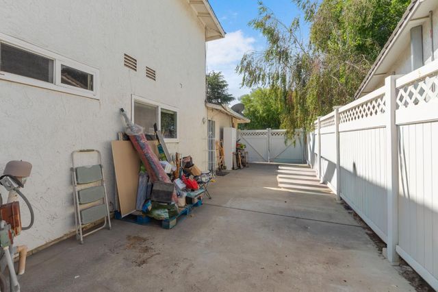 924 Alpine Ave, Manteca, CA 95336