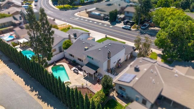 924 Alpine Ave, Manteca, CA 95336