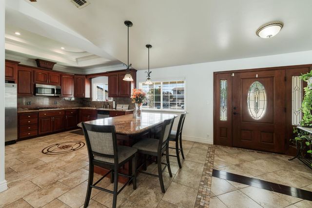 924 Alpine Ave, Manteca, CA 95336
