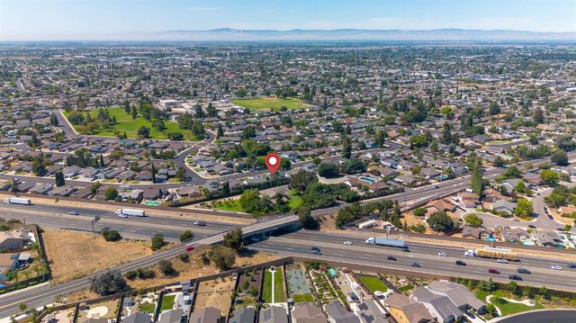 924 Alpine Ave, Manteca, CA 95336
