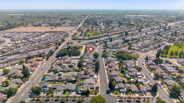 924 Alpine Ave, Manteca, CA 95336