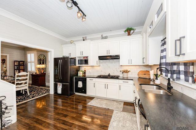 57742 Plaquemine St, Plaquemine, LA 70764