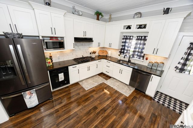 57742 Plaquemine St, Plaquemine, LA 70764