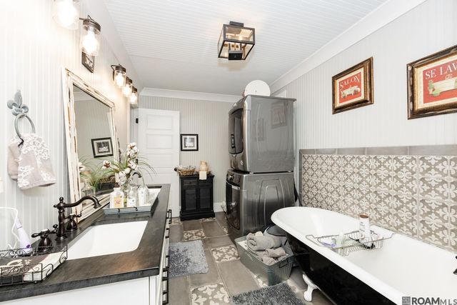 57742 Plaquemine St, Plaquemine, LA 70764