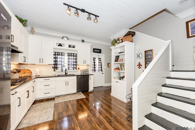 57742 Plaquemine St, Plaquemine, LA 70764