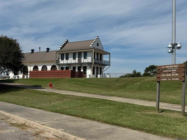 57742 Plaquemine St, Plaquemine, LA 70764