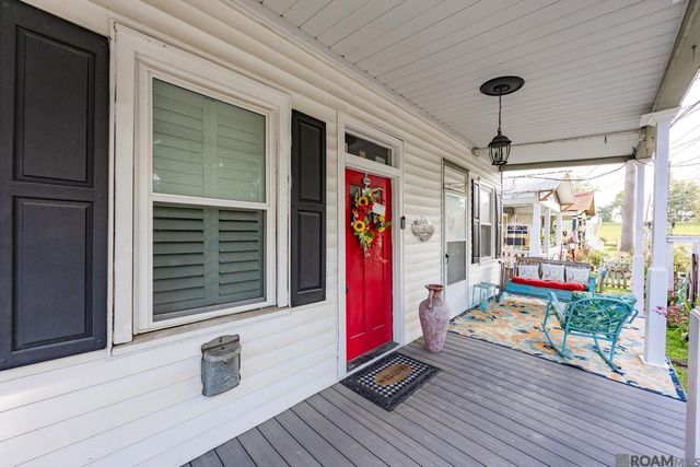 57742 Plaquemine St, Plaquemine, LA 70764