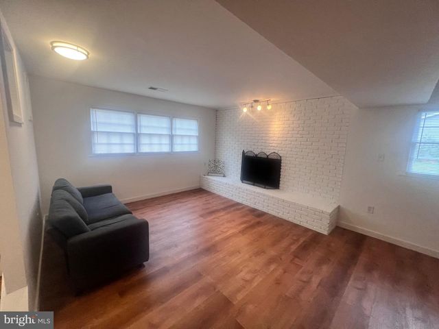 13235 STURBRIDGE RD, Woodbridge, VA 22192