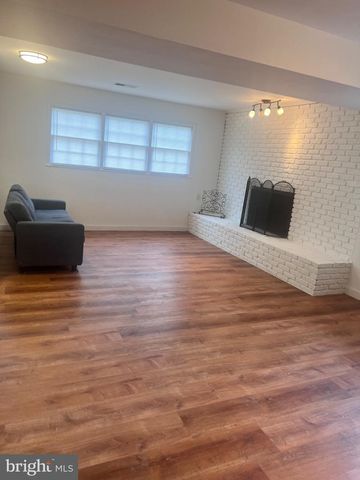 13235 STURBRIDGE RD, Woodbridge, VA 22192