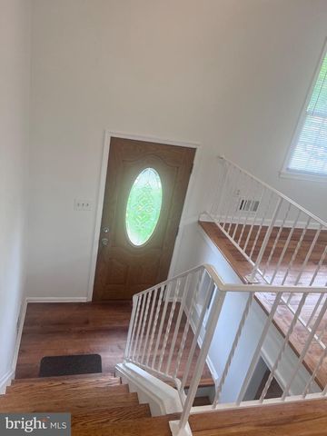 13235 STURBRIDGE RD, Woodbridge, VA 22192