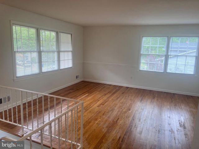 13235 STURBRIDGE RD, Woodbridge, VA 22192