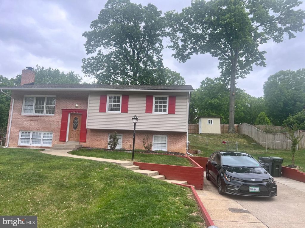 13235 STURBRIDGE RD, Woodbridge, VA 22192