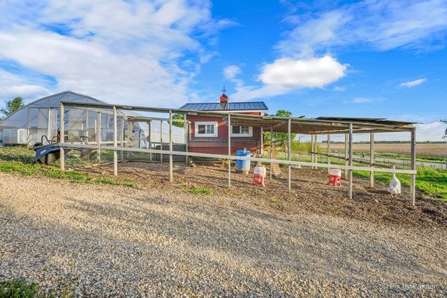2S919 Dauberman Road, Elburn, IL 60119