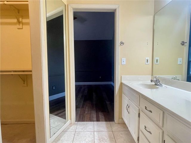 1425 Birdseye Court, Blue Springs, MO 64015