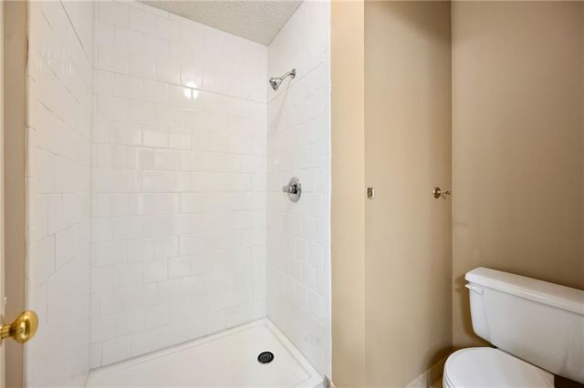 1425 Birdseye Court, Blue Springs, MO 64015