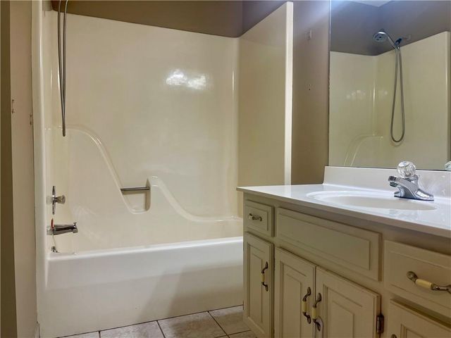 1425 Birdseye Court, Blue Springs, MO 64015