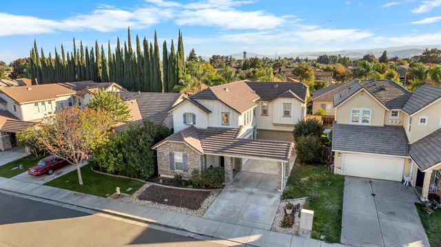2280 Gibralter Ln, Tracy, CA 95377