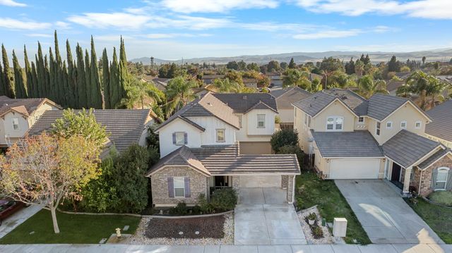 2280 Gibralter Ln, Tracy, CA 95377