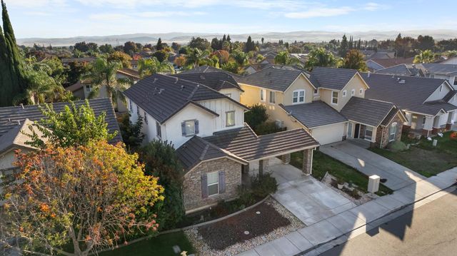 2280 Gibralter Ln, Tracy, CA 95377